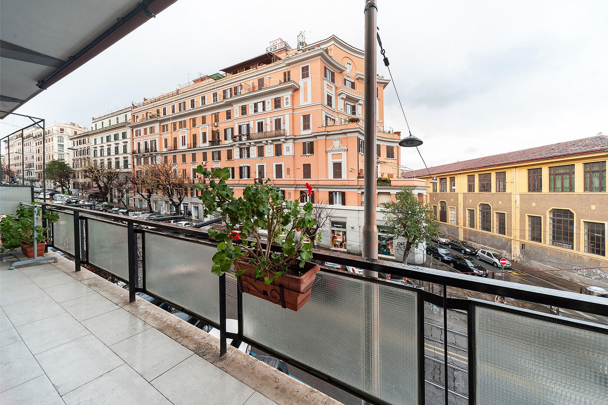 Hosting Flats Guesthouse Roma Eksteriør bilde