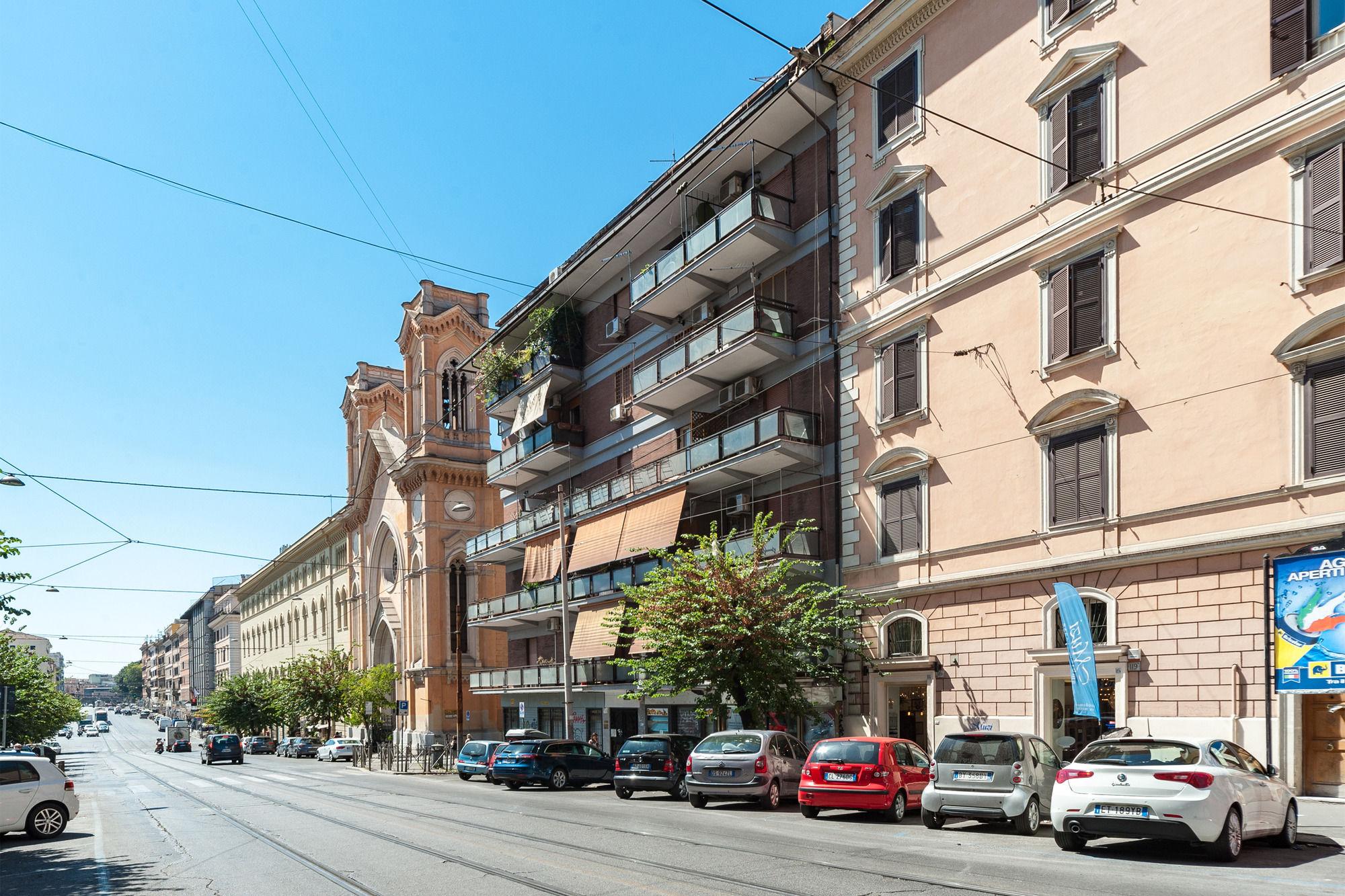 Hosting Flats Guesthouse Roma Eksteriør bilde